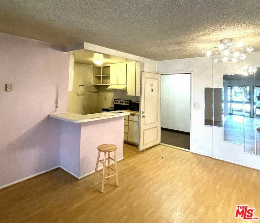 Property Photo:  7740   Redlands St G1087  CA 90293 