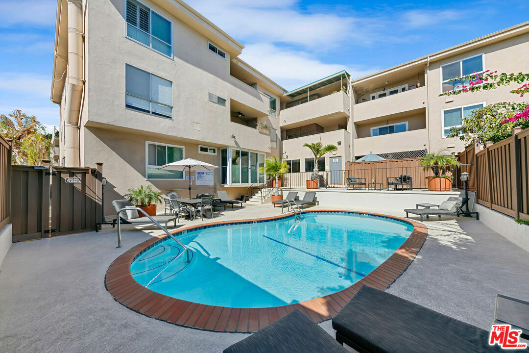 Property Photo:  1010   Palm Ave 207  CA 90069 