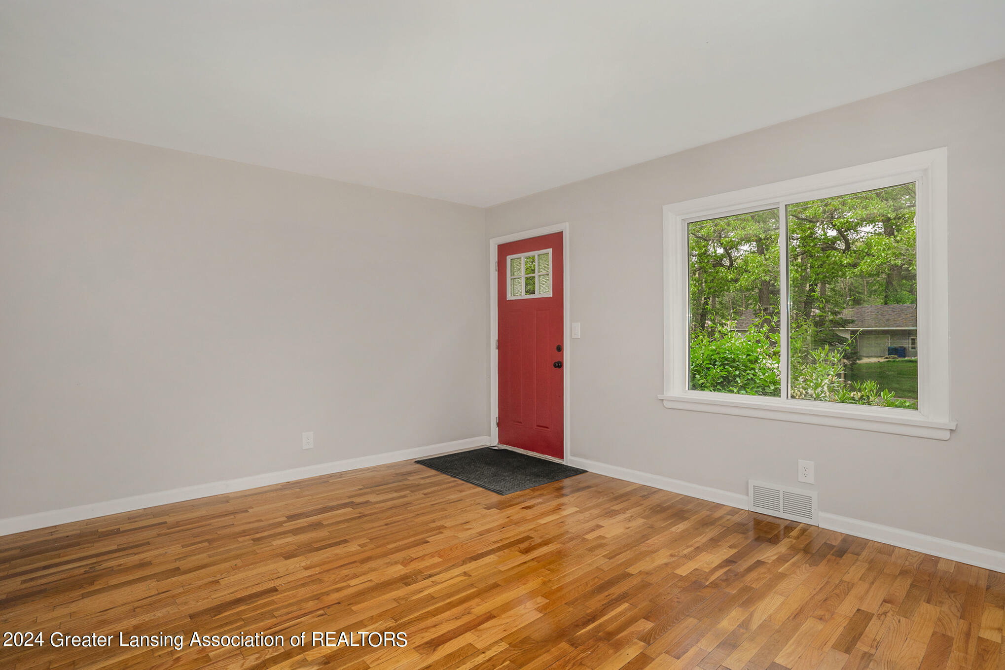 Property Photo:  52 S Division Avenue  MI 49424 