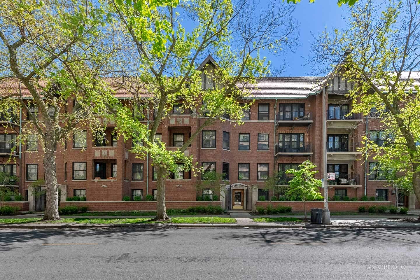 Property Photo:  1621 E Hyde Park Boulevard 3C  IL 60615 