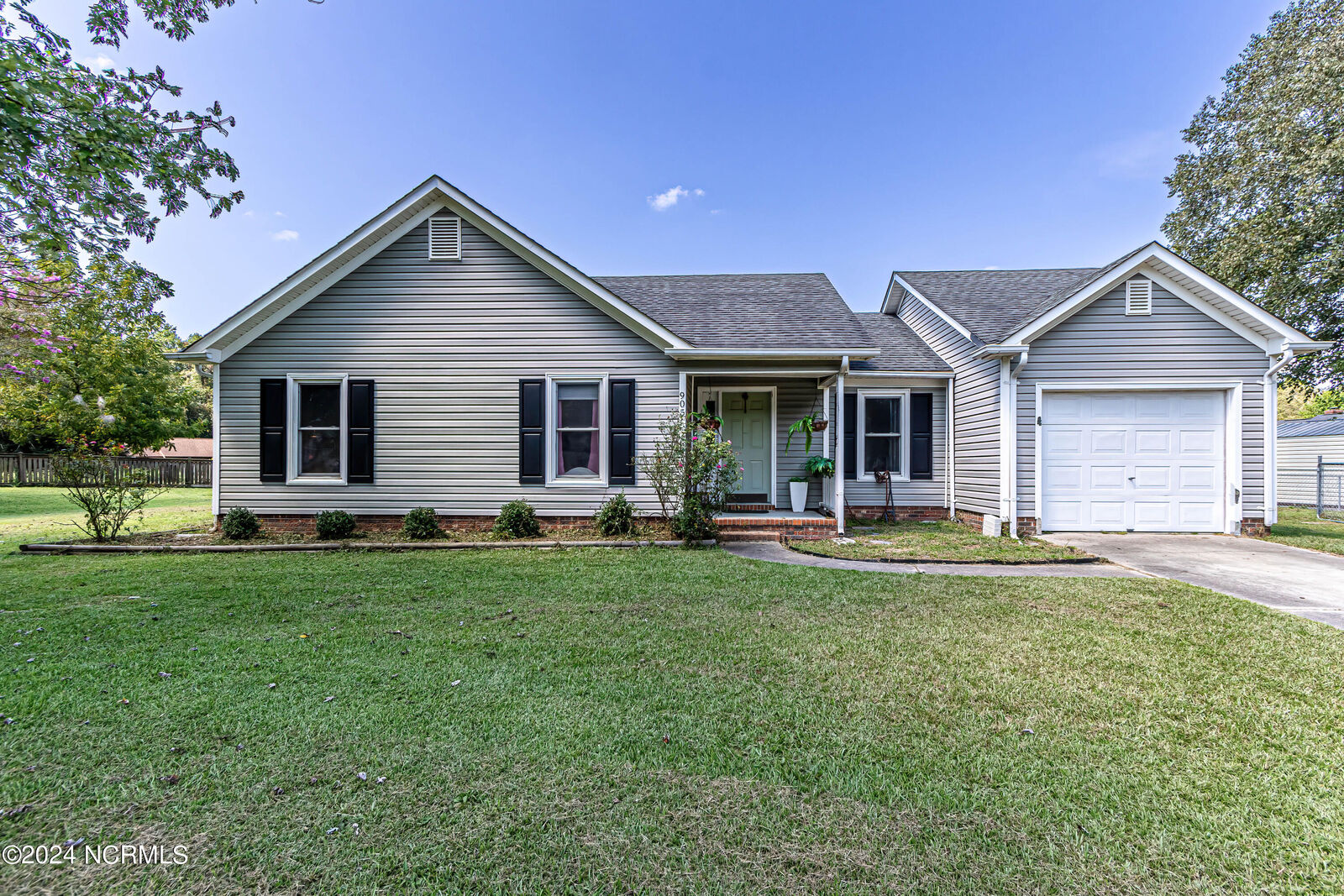 Property Photo:  905 Mandarin Trail  NC 28540 