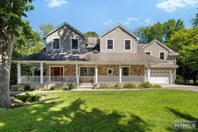 Property Photo:  308 Forest Glen Avenue  NJ 07417 