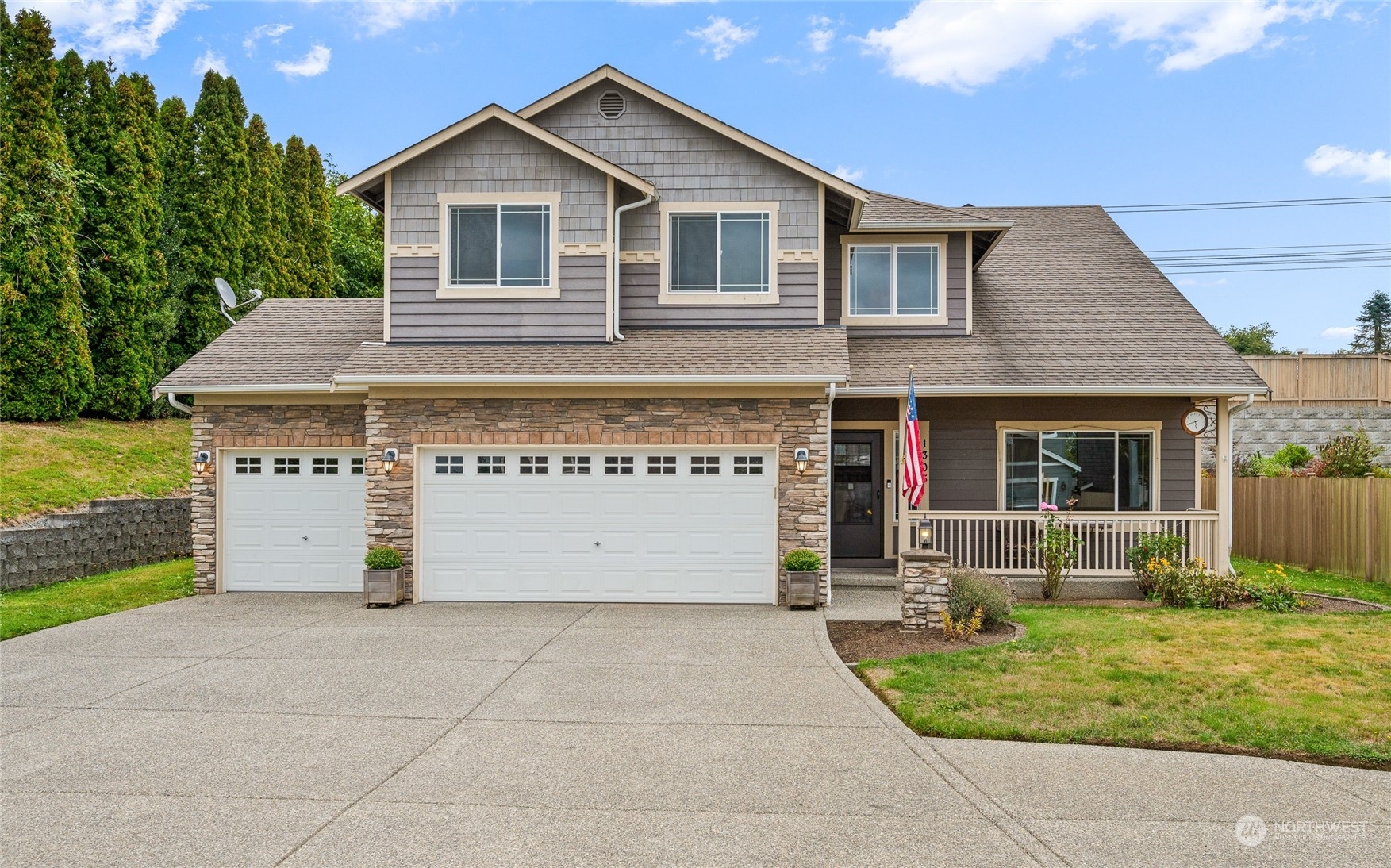 Property Photo:  1305 80th Avenue SE  WA 98258 