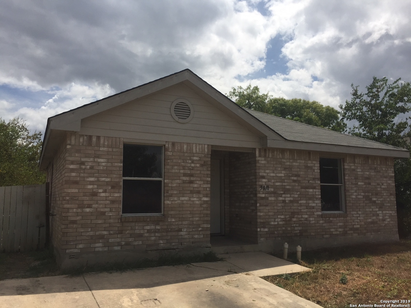 Property Photo:  5810 Lubbers Way  TX 78242 