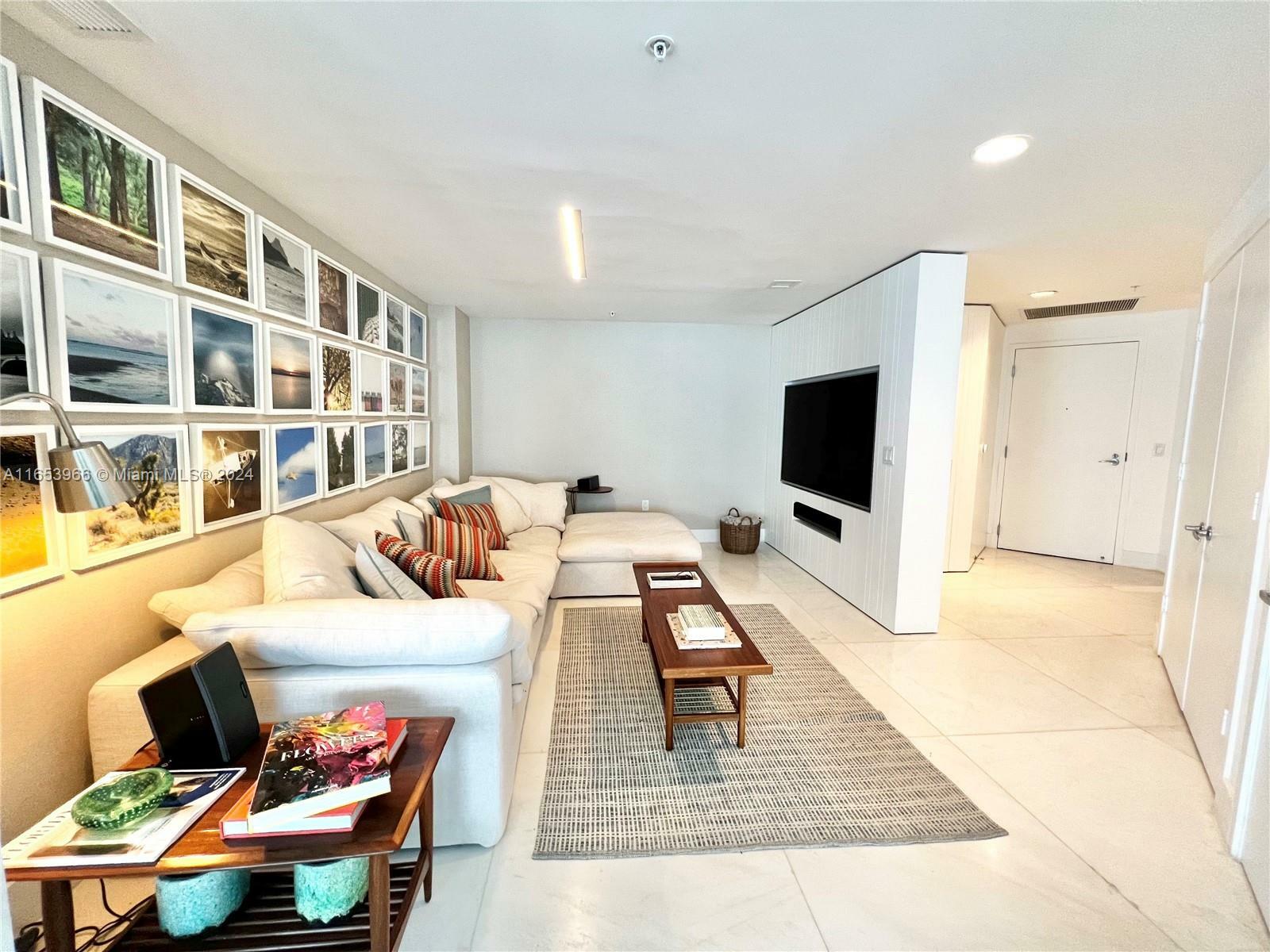 Property Photo:  17111 Biscayne Blvd 1102  FL 33160 