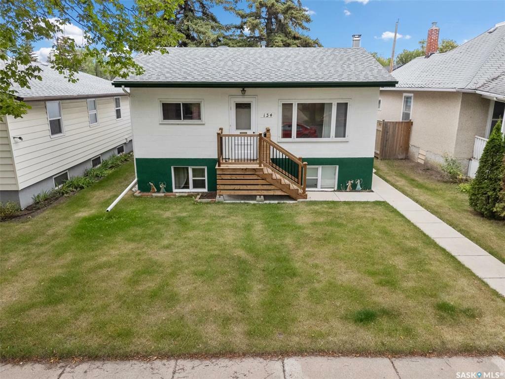 Property Photo:  134 106th Street W  SK S7N 1N7 