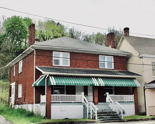 Property Photo:  602 Division St  PA 15644 