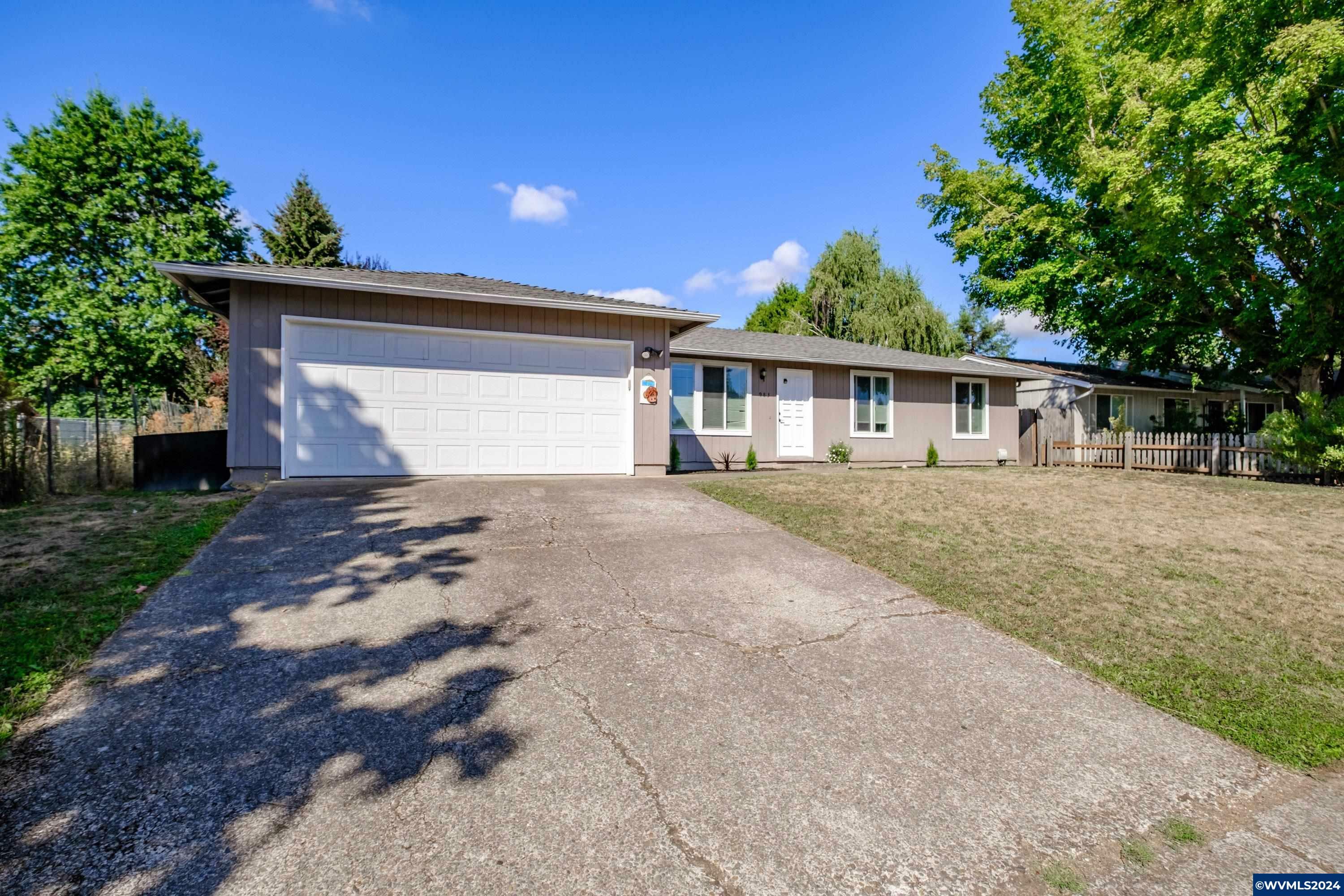 Property Photo:  983   Scepter Way NE  OR 97301 