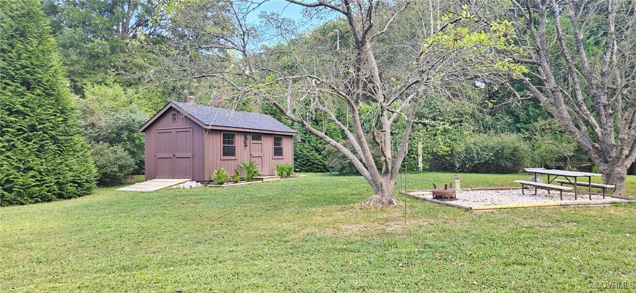 Property Photo:  10320 Holly Hill Road  VA 23059 