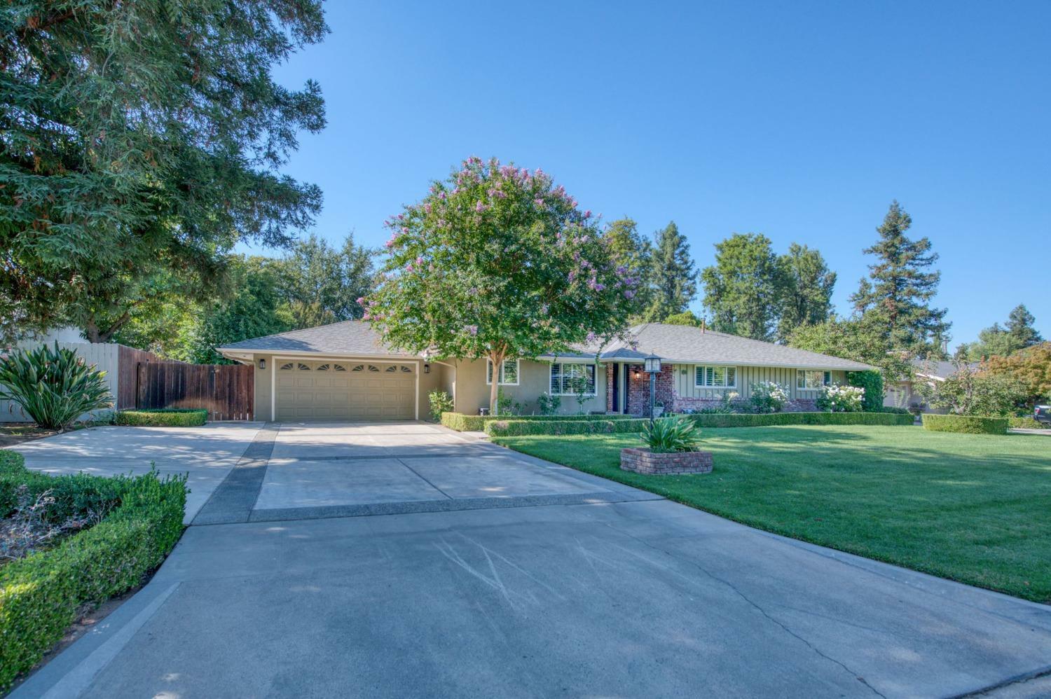 Property Photo:  1465 W Dovewood Lane  CA 93711 