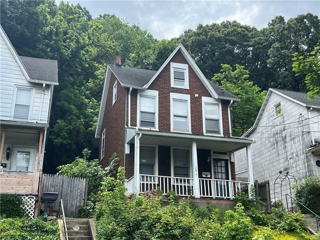 Property Photo:  977 Wyandotte Street  PA 18015 