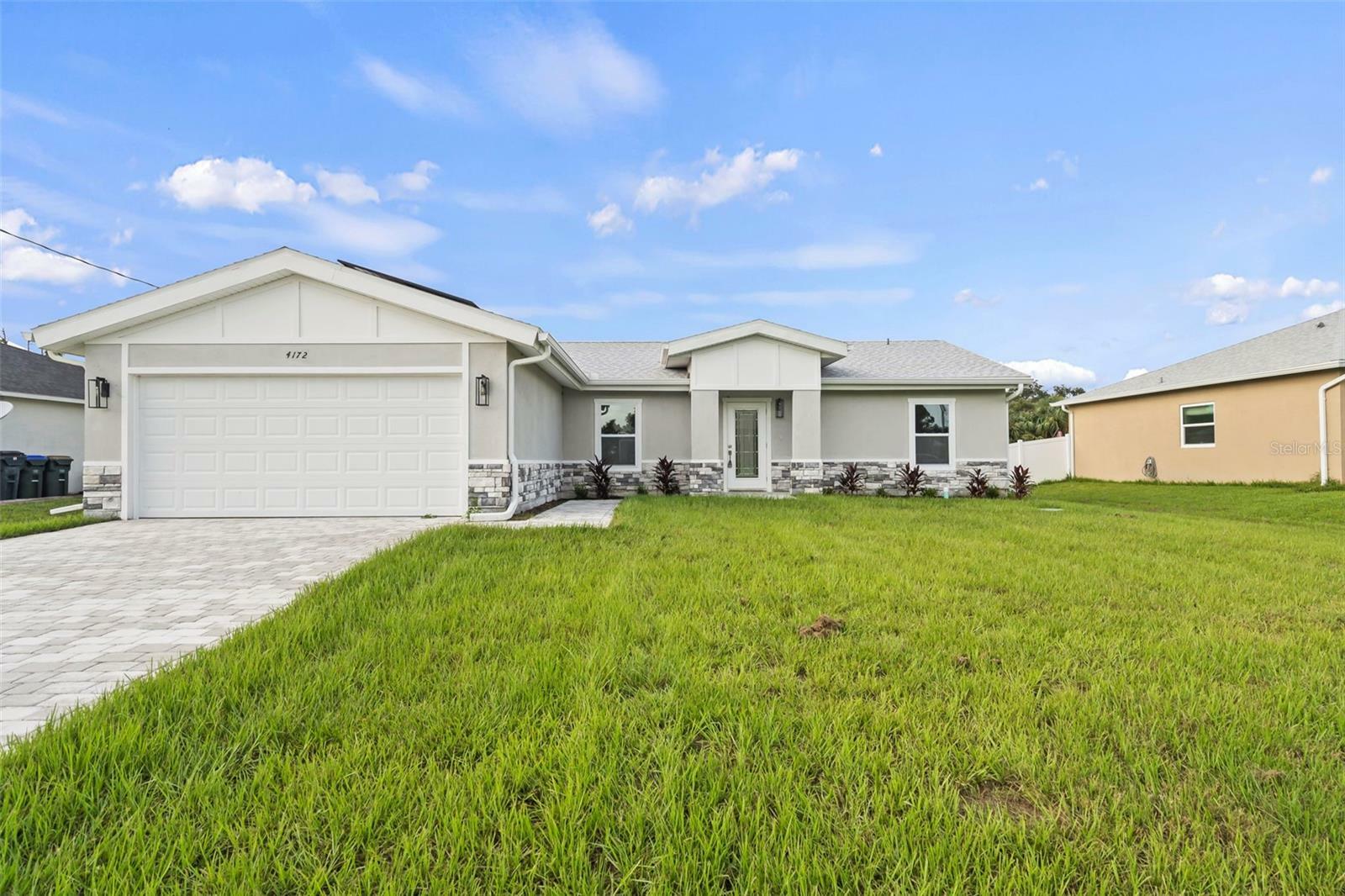 Property Photo:  4172 Leesburg Avenue  FL 34288 