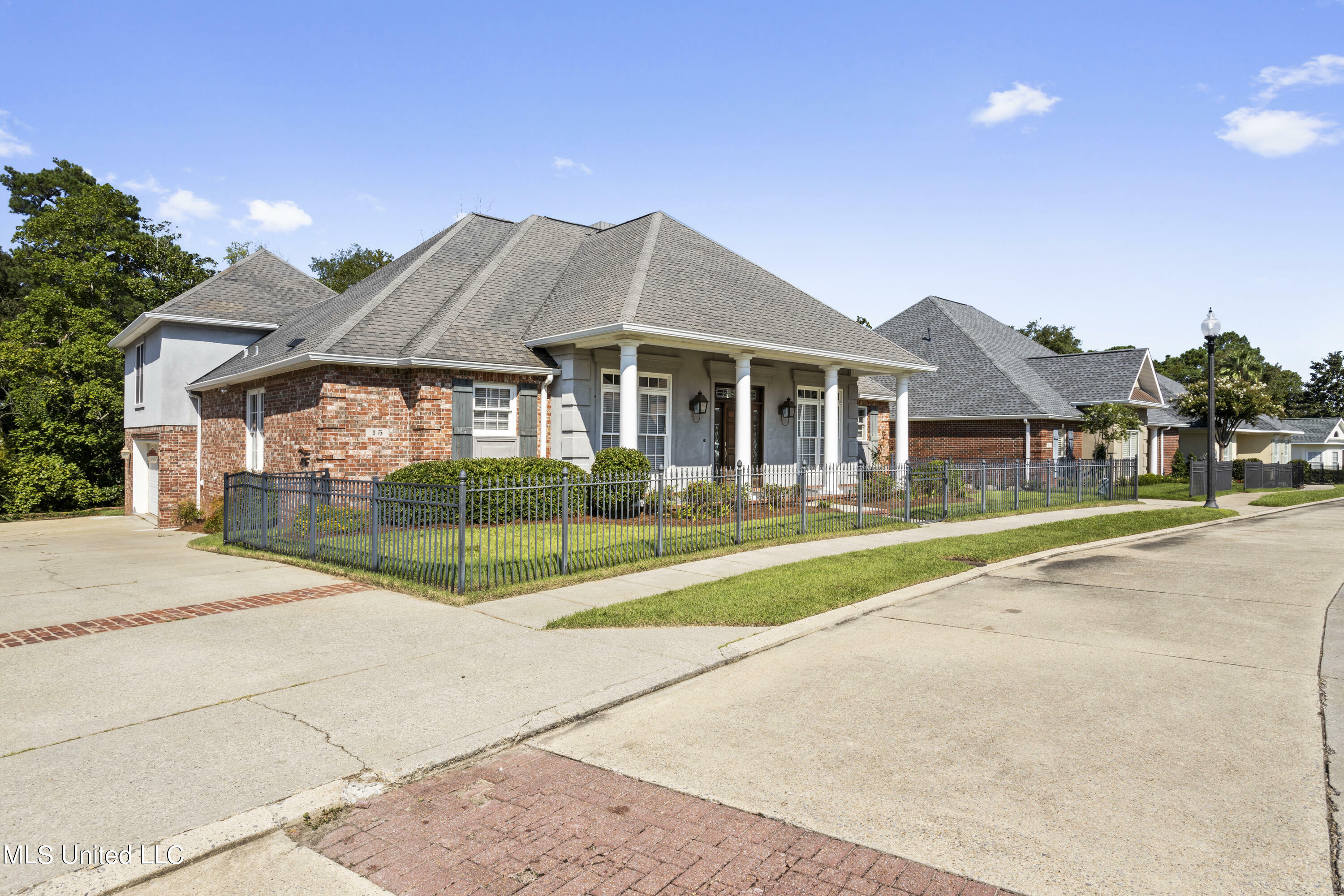 Property Photo:  1529 Magnolia Street  MS 39507 