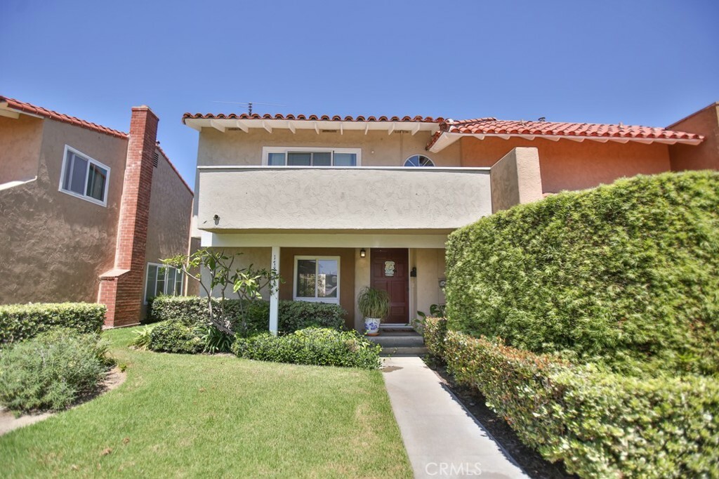 Property Photo:  17827 La Rosa Lane  CA 92708 