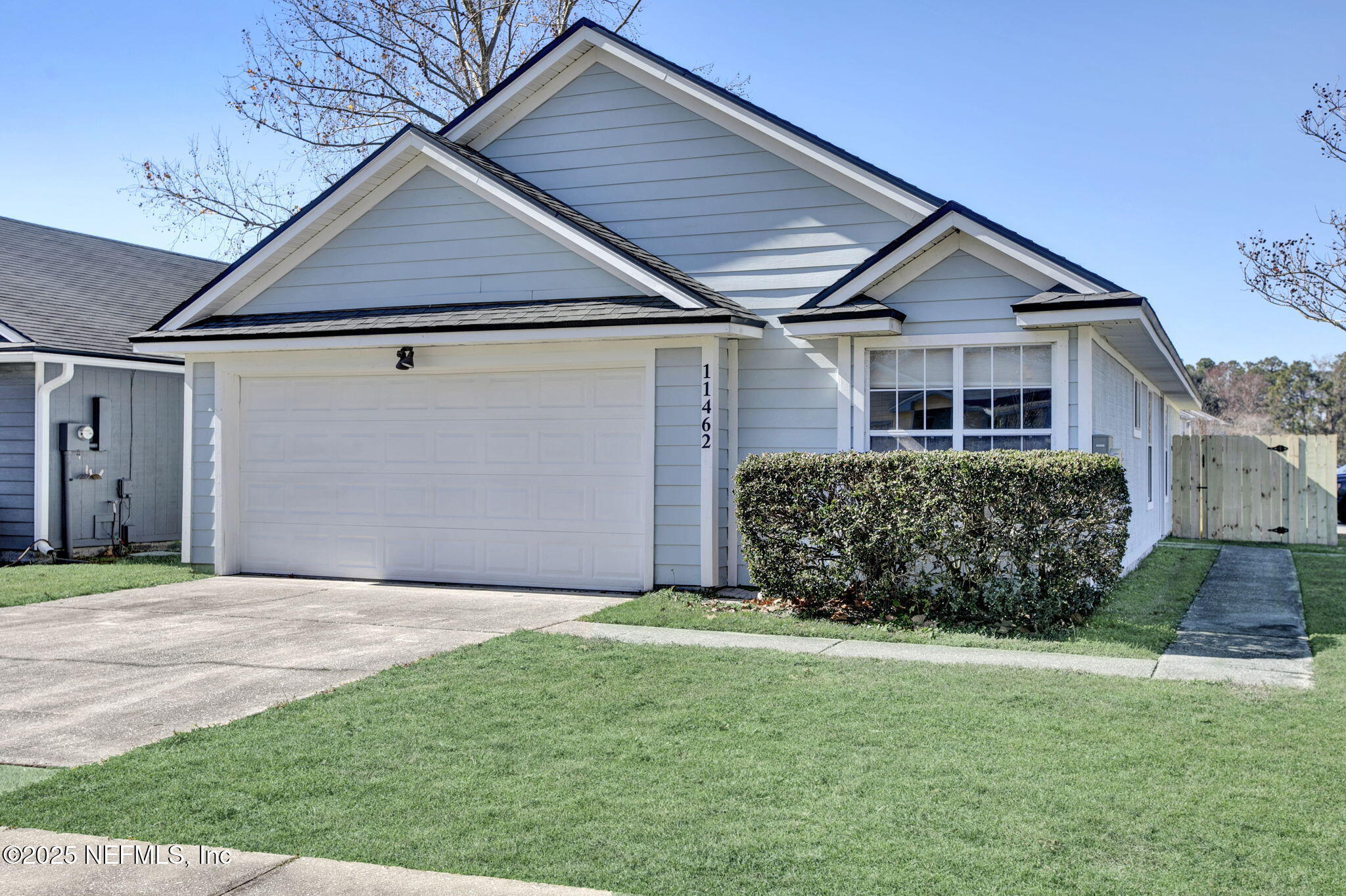 Property Photo: 11462 Mandarin Glen Circle W FL 32223