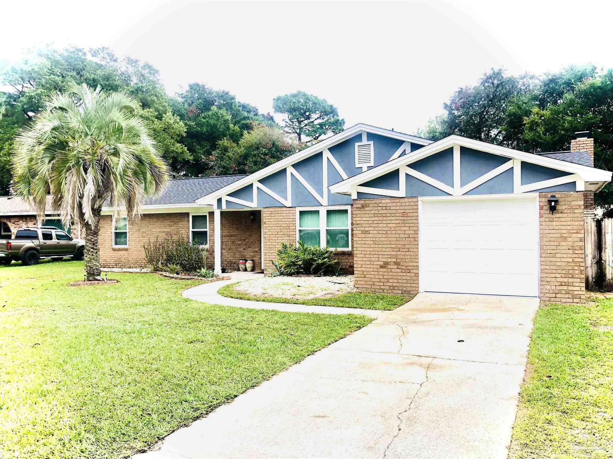 Property Photo:  5856 Vestavia Ln  FL 32526 