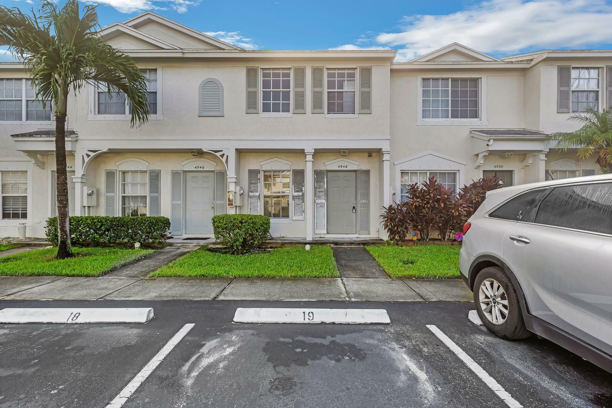 Property Photo:  4948 SW 31 Ter Terrace  FL 33312 