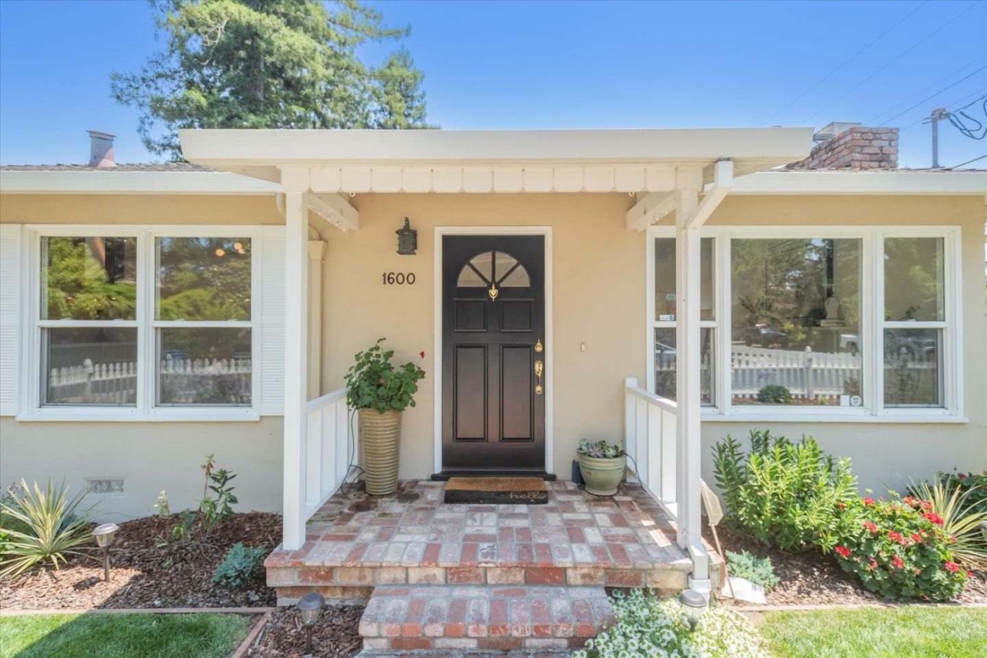 Property Photo:  1600 Milton Street  CA 94061 