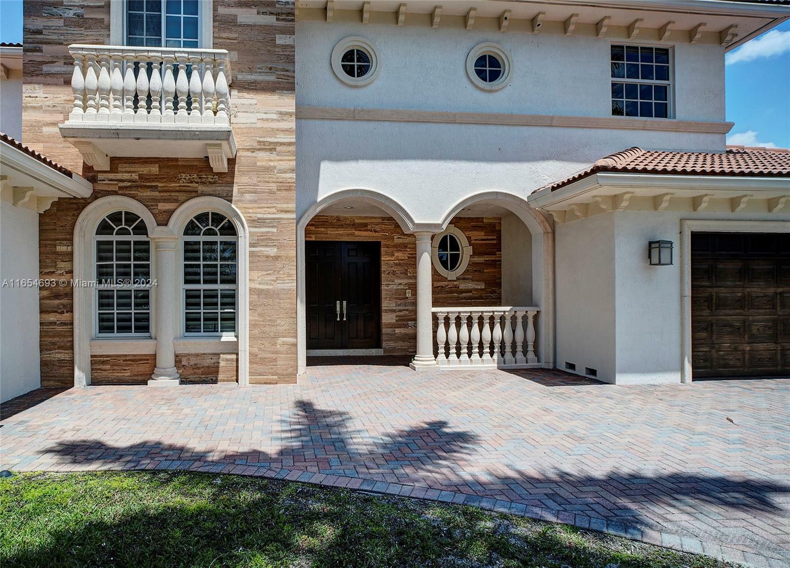 Property Photo:  3200 Lake Ridge Lane  FL 33332 