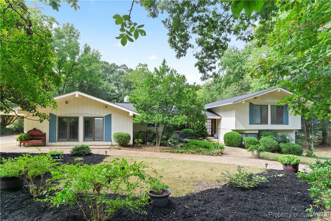 Property Photo:  103 Black Oak Drive  VA 23188 