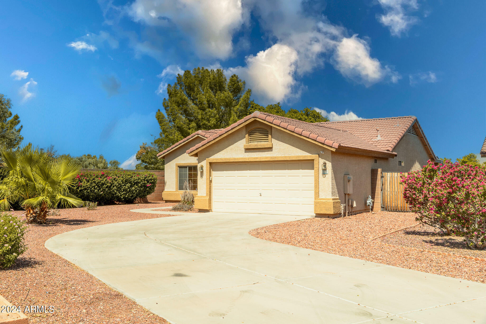 Property Photo:  8030 W Hammond Lane  AZ 85043 