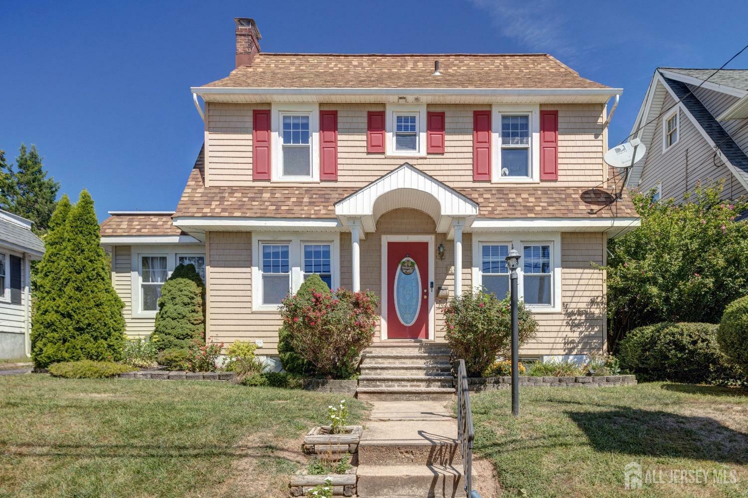 Property Photo:  46 Glencourt Avenue  NJ 08837 