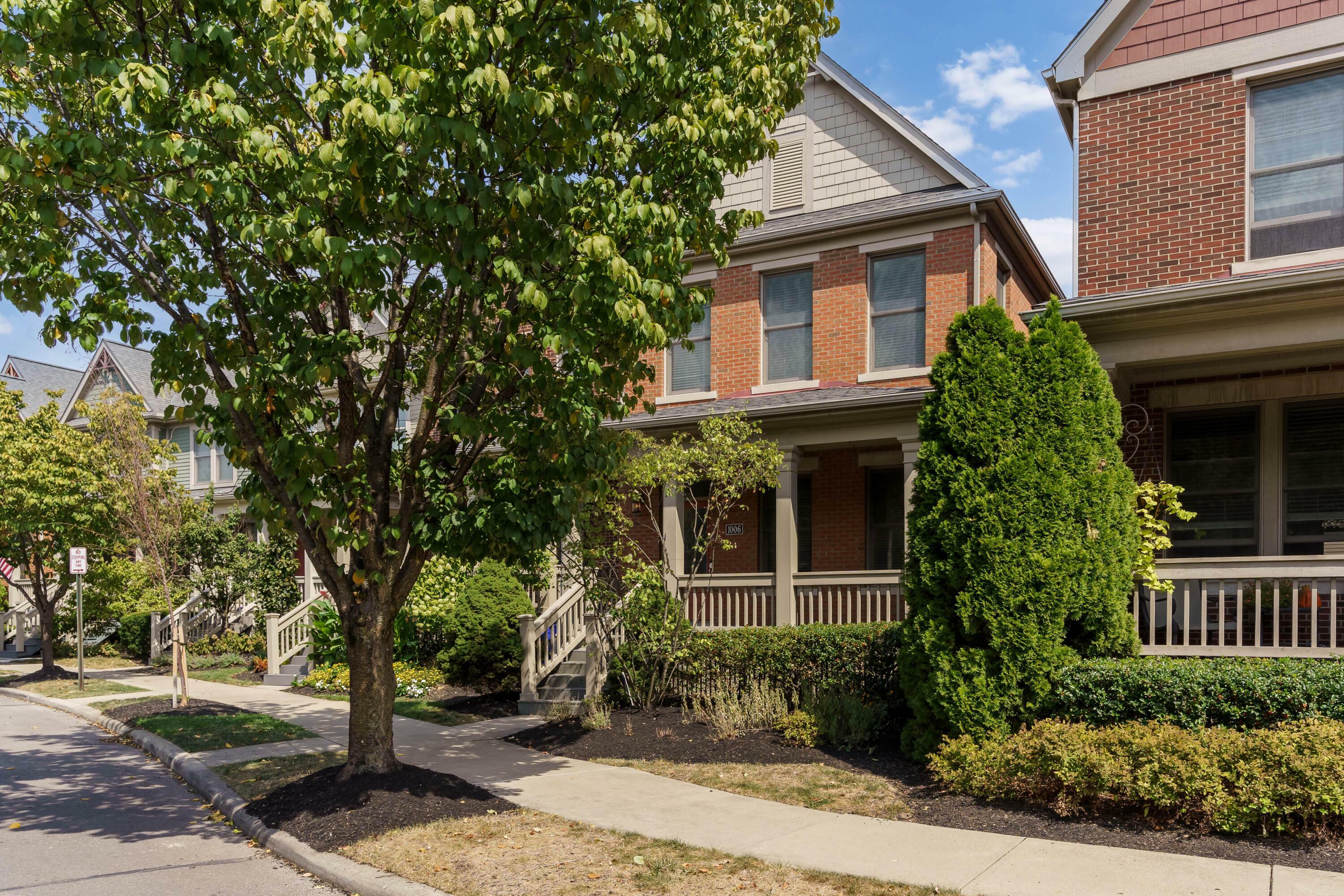 Property Photo:  1006 Perry Street  OH 43201 