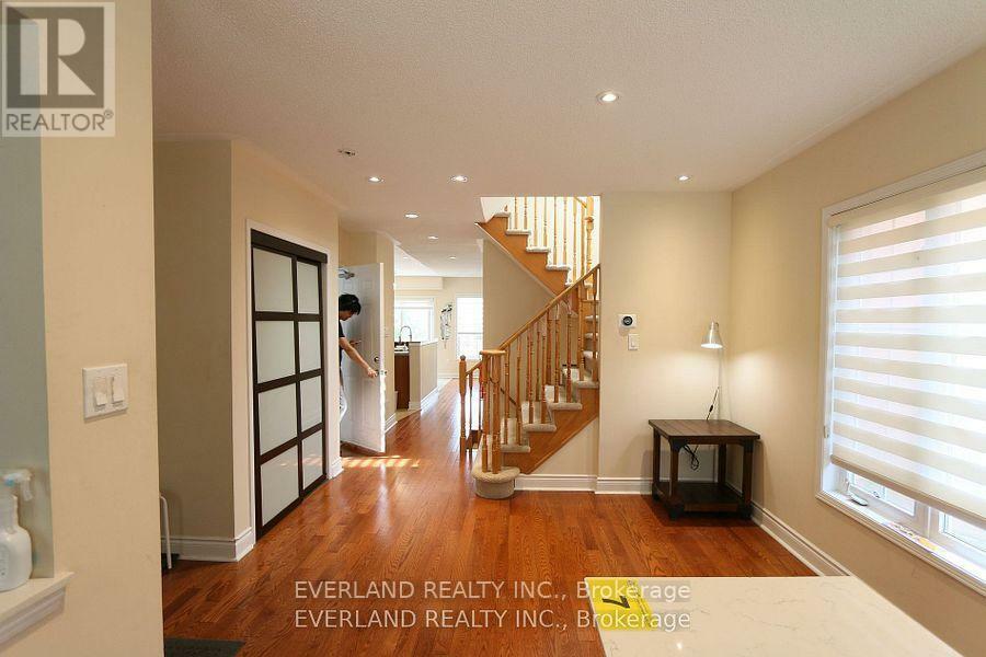 Property Photo:  49 Walkview Crescent  ON L4E 4H5 