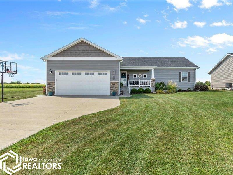 Property Photo:  513 Layne Drive  IA 52655 