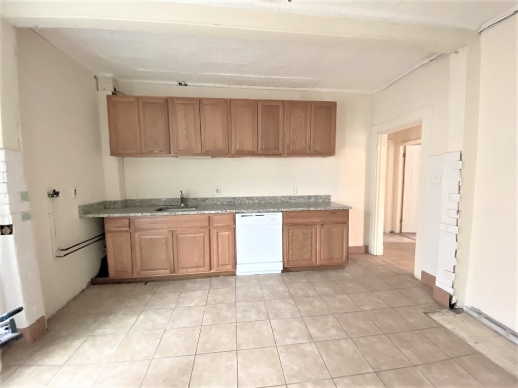 Property Photo:  100-102 Sycamore Street 2  MA 02145 