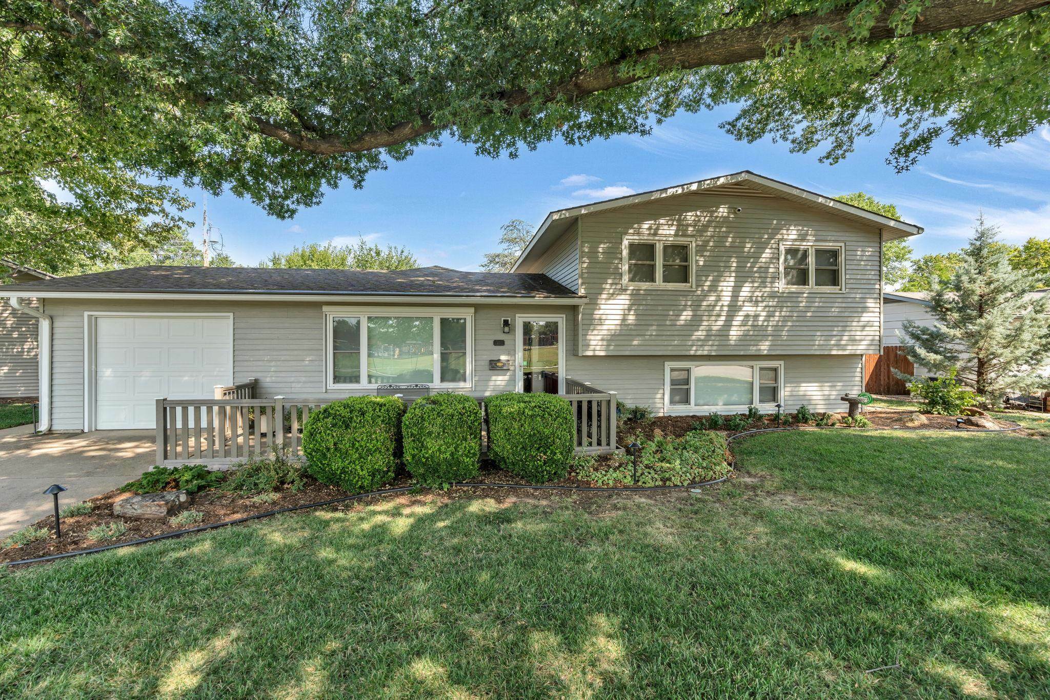 Property Photo:  7412 W 10 St N  KS 67212 