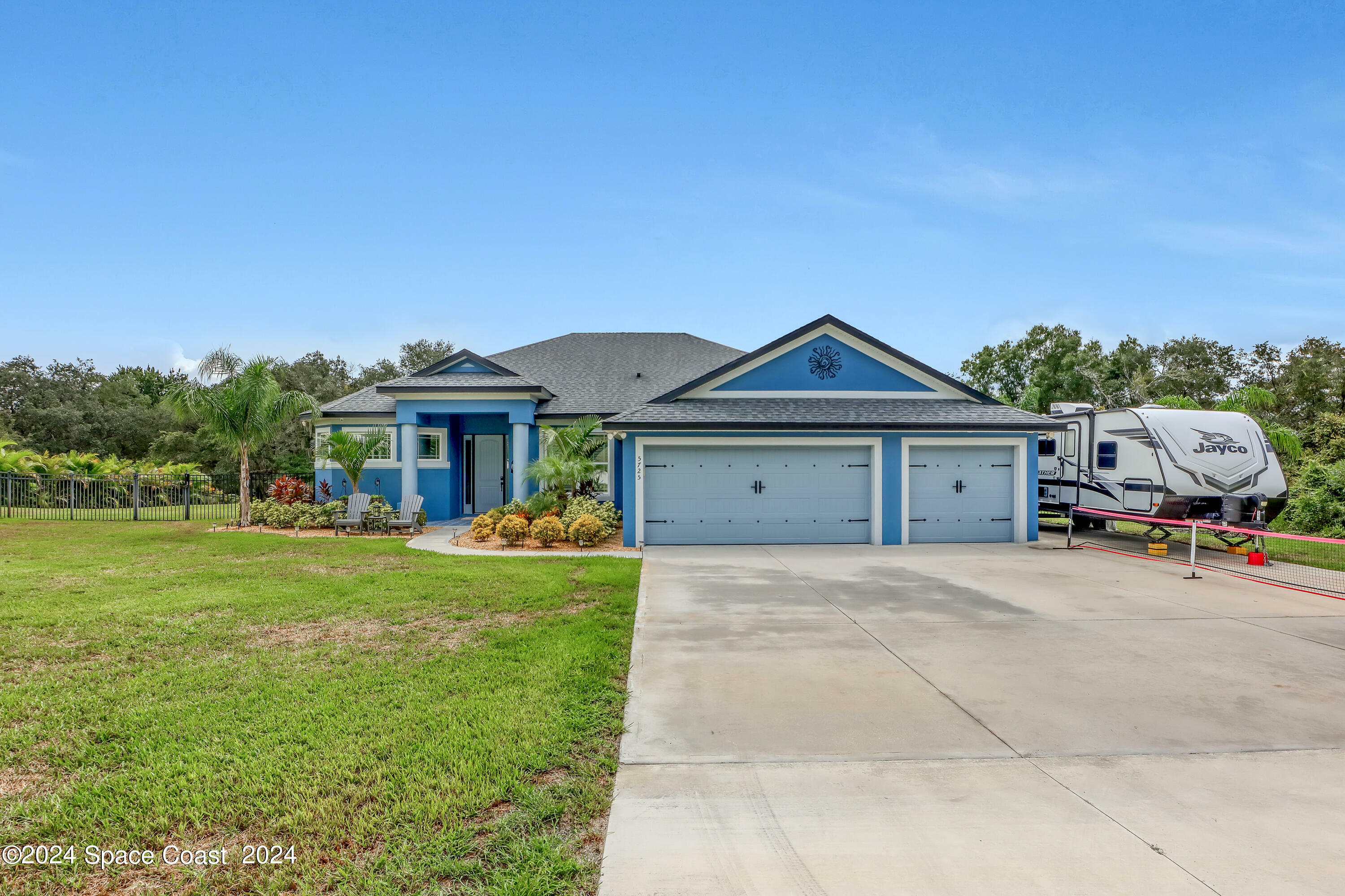 Property Photo:  5725 Barna Avenue  FL 32780 