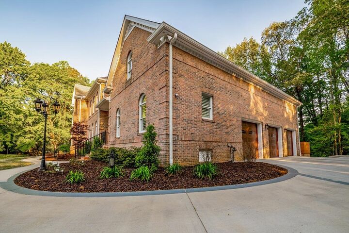 Property Photo: 1706 Habersham Way GA 30720