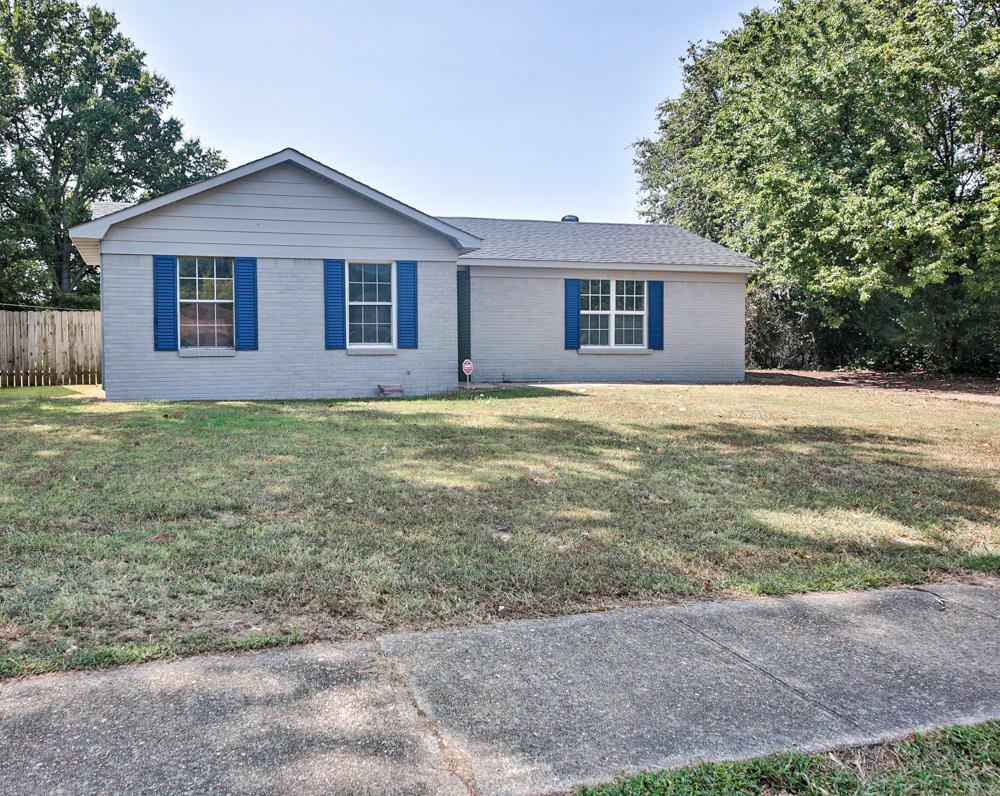 Property Photo:  512 Johnson Drive  AR 72301 