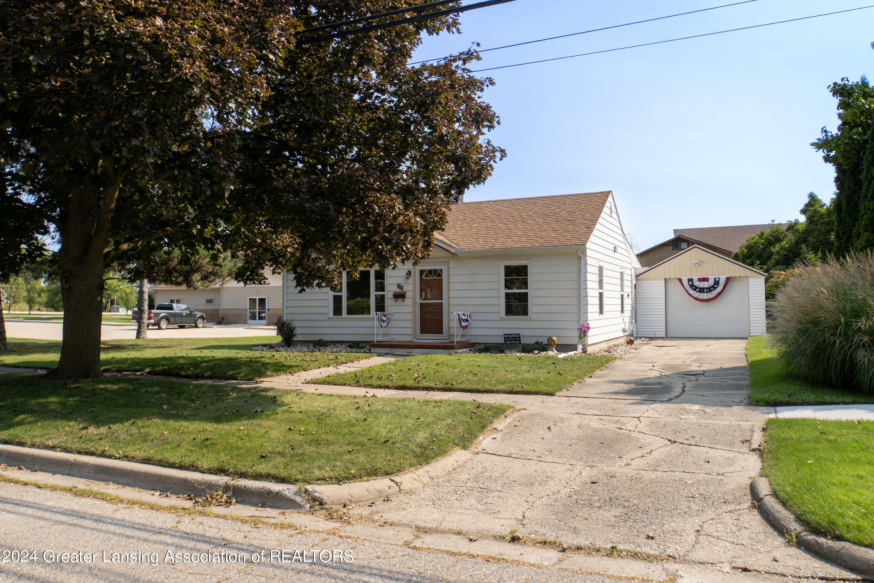 505 S Swegles Street  St. Johns MI 48879 photo