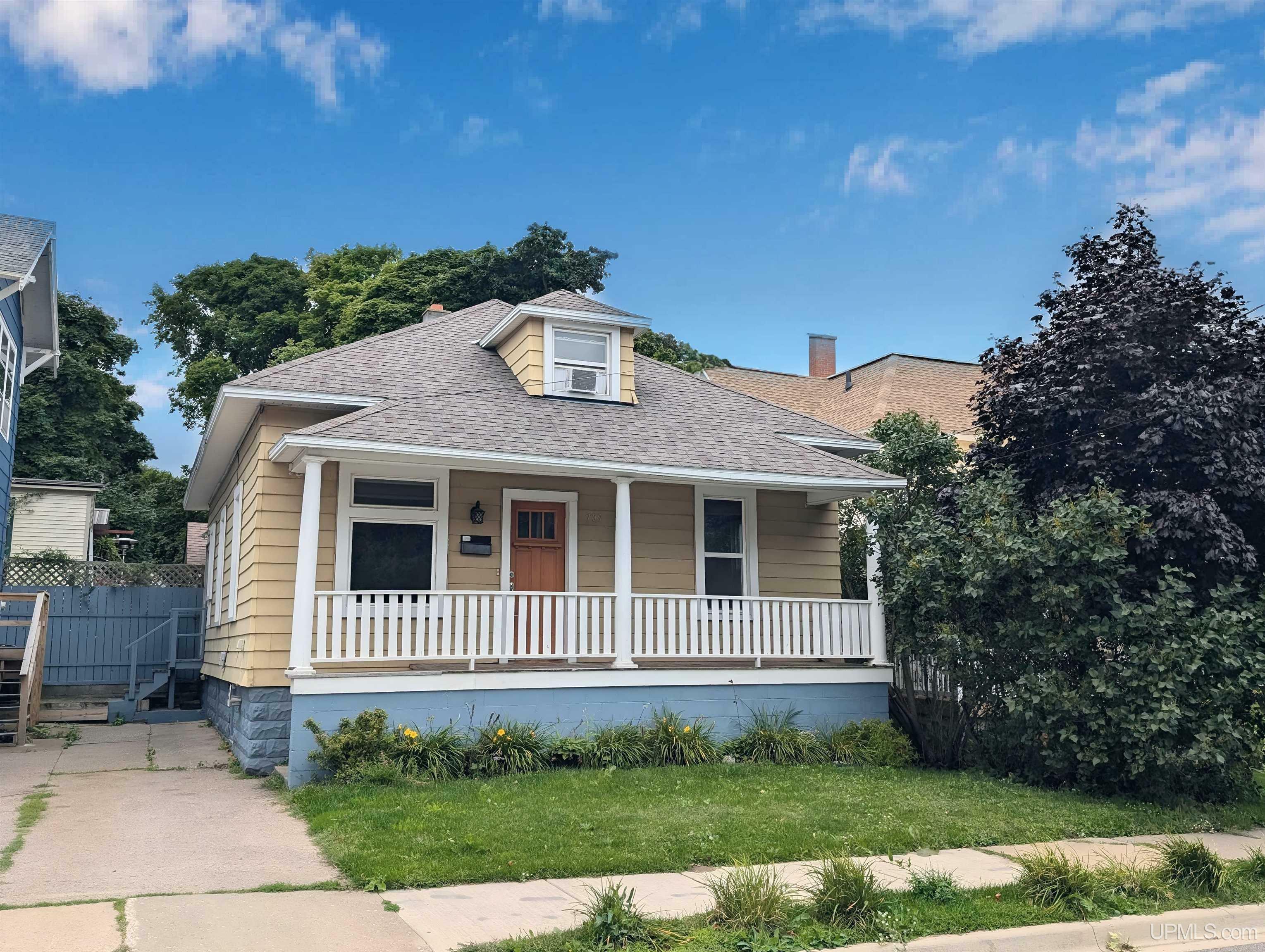 Property Photo: 709 Pine Street MI 49855
