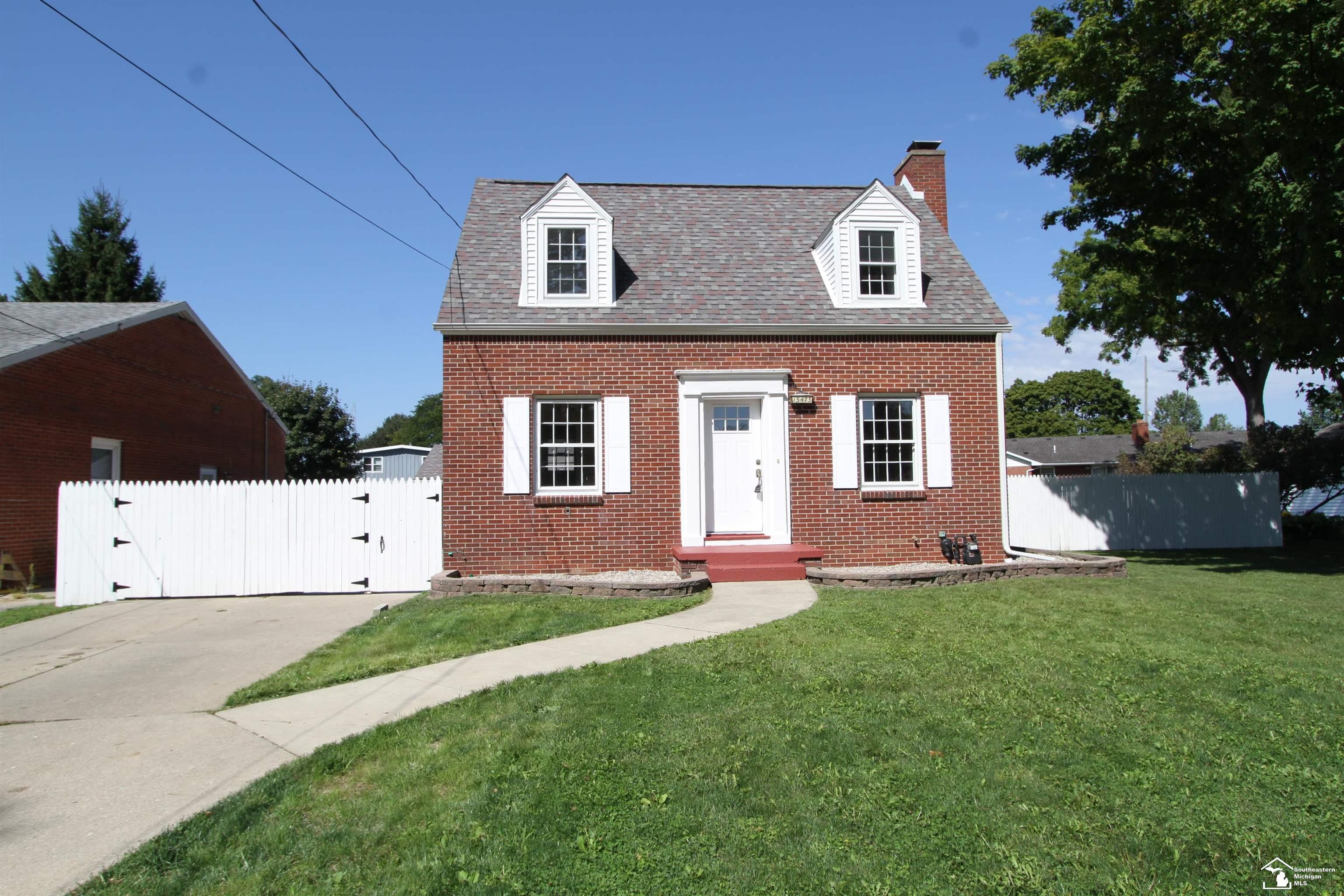 Property Photo: 15473 Edgewood Boulevard MI 48161