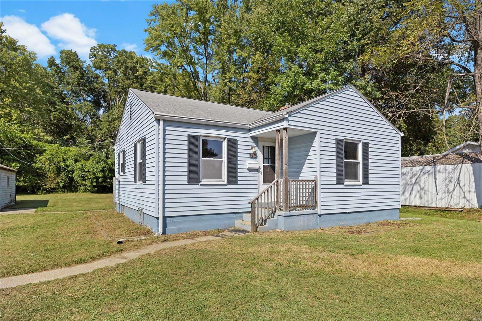 Property Photo:  319 E Schuetz Street  IL 62254 