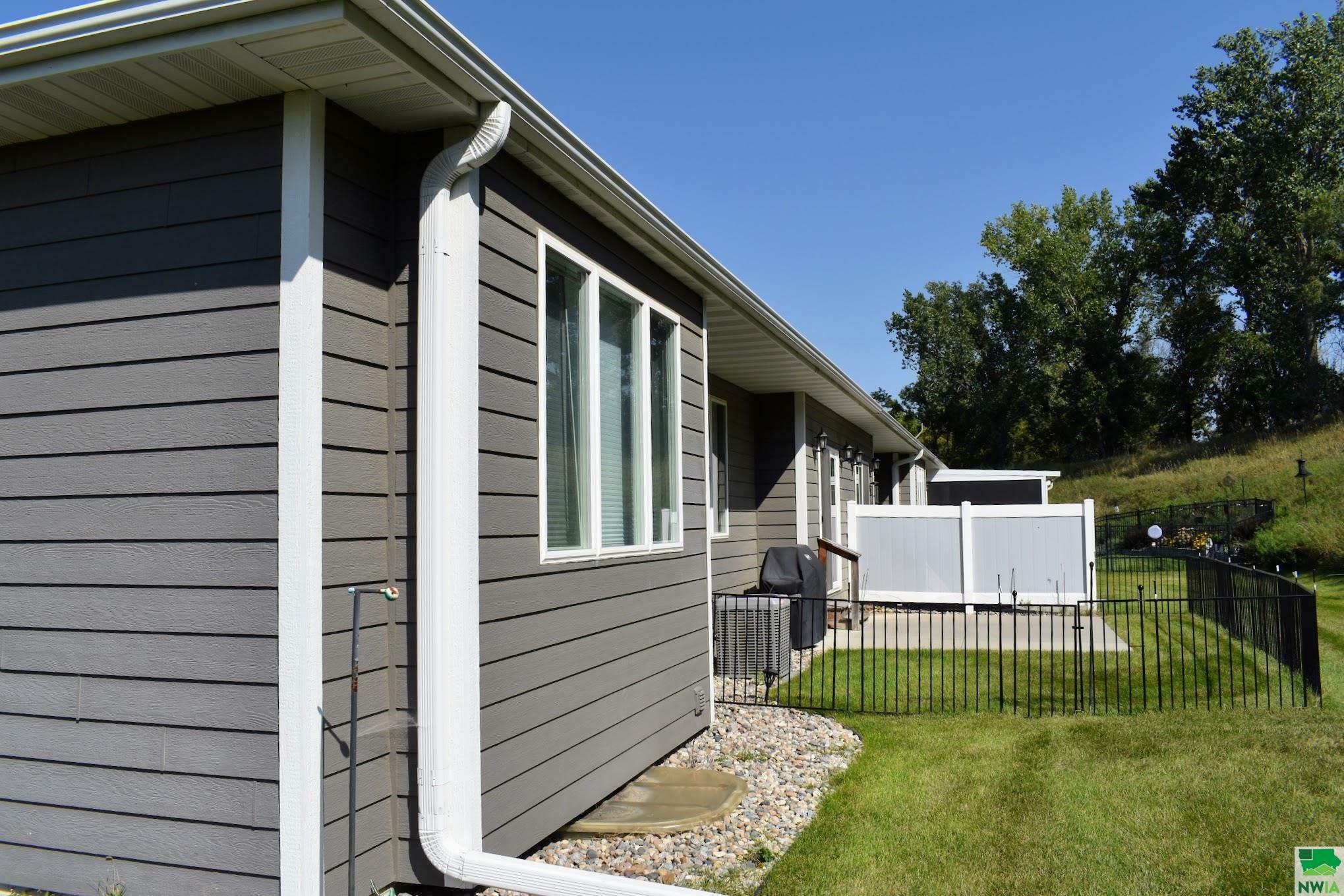 Property Photo:  4250 Fremar Drive  IA 51104 