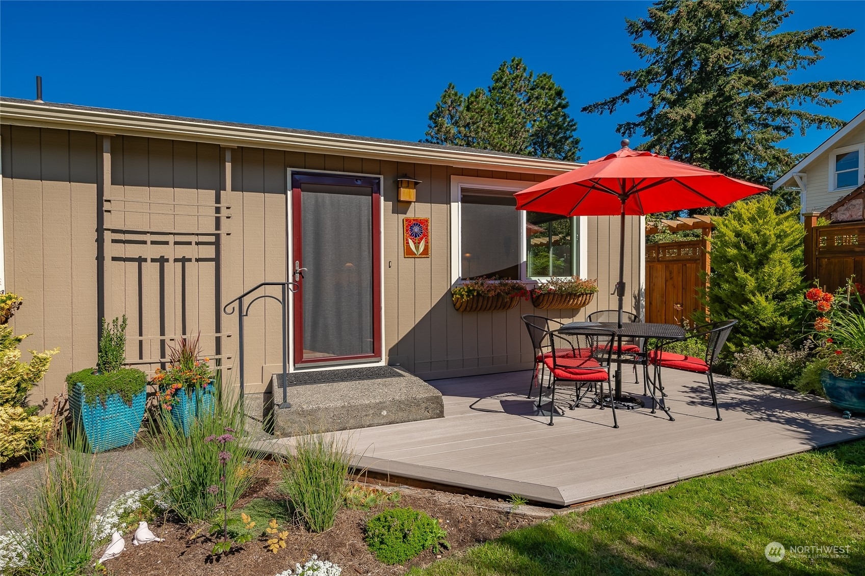 Property Photo:  511 Cowgill Avenue  WA 98225 