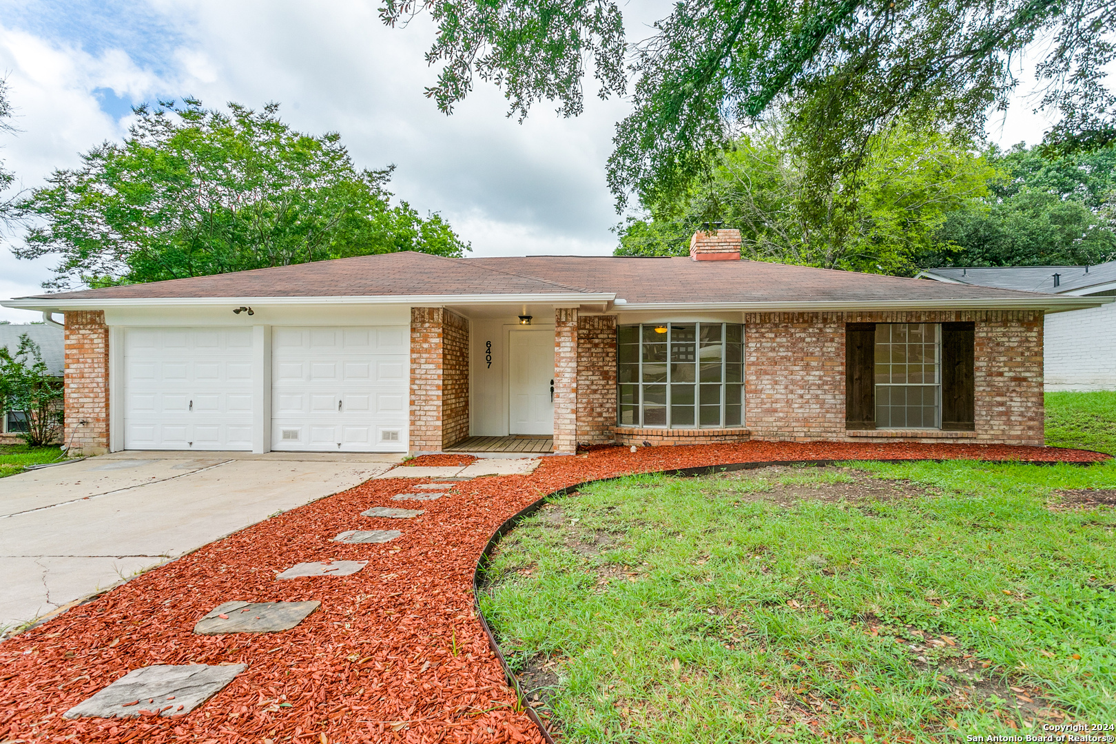 Property Photo:  6407 Ridge Tree Dr  TX 78233 