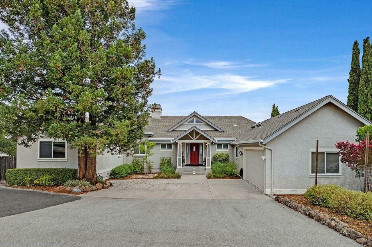 Property Photo:  815 Bayview Way  CA 94062 