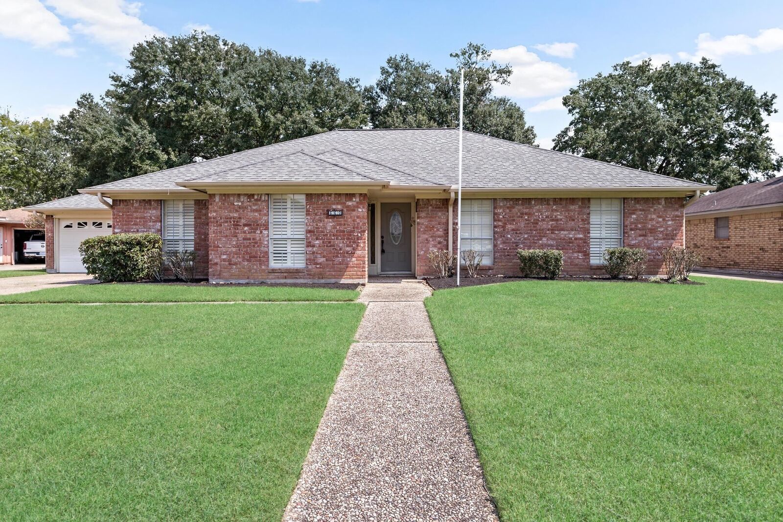 Property Photo: 660 Bancroft TX 77706