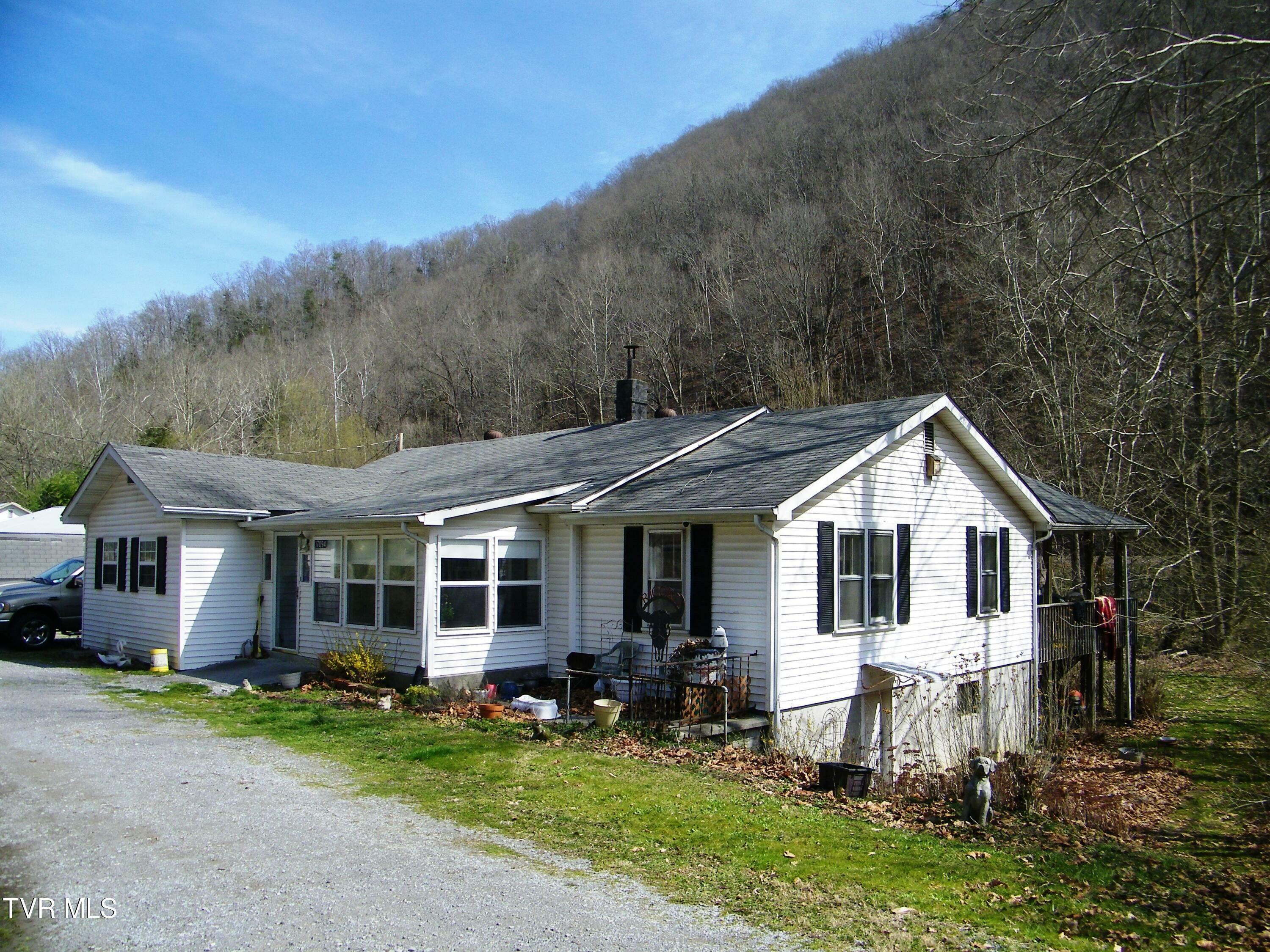 Property Photo: 17094 US Highway 23 VA 24244