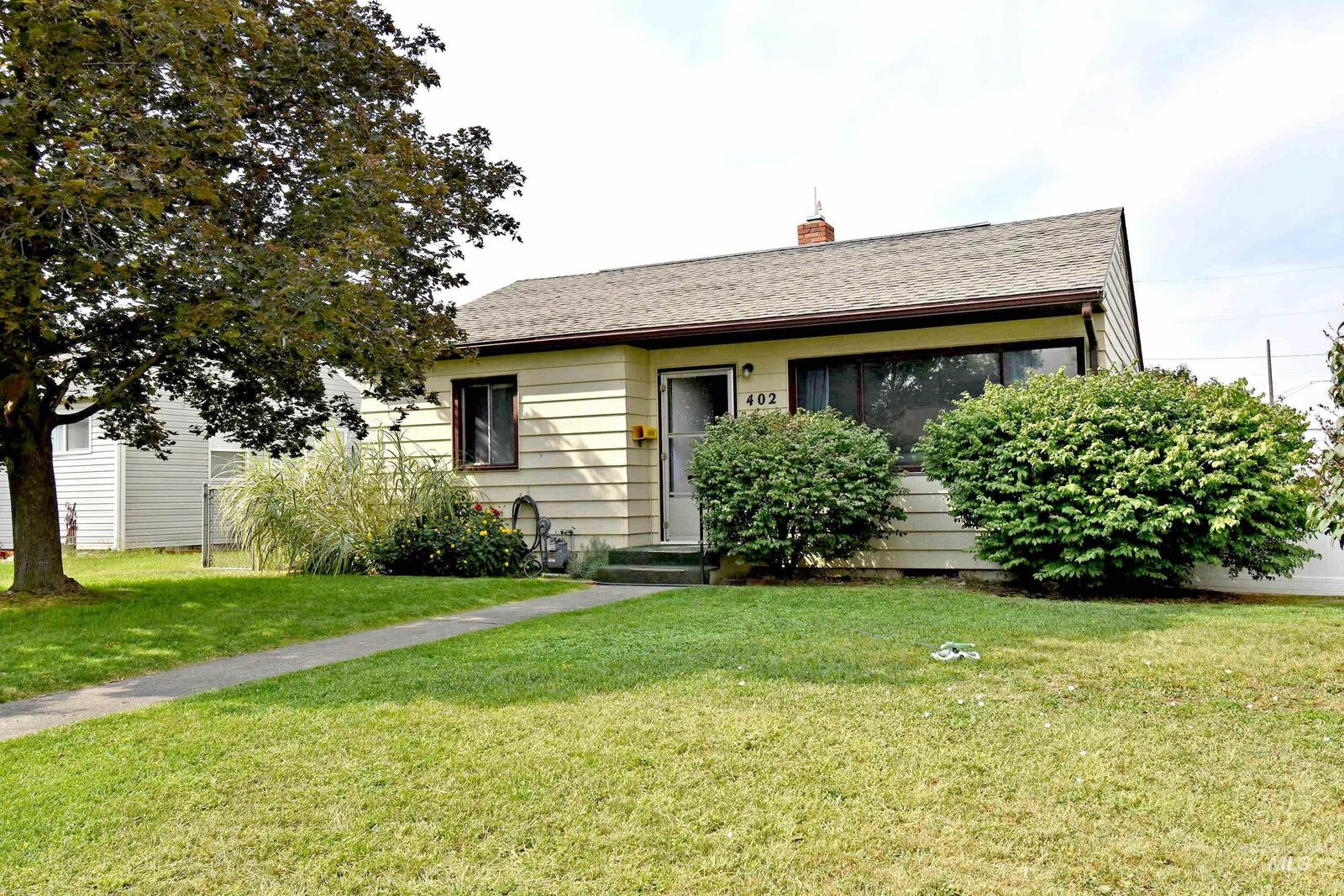 Property Photo: 402 Morrison Street WA 99403