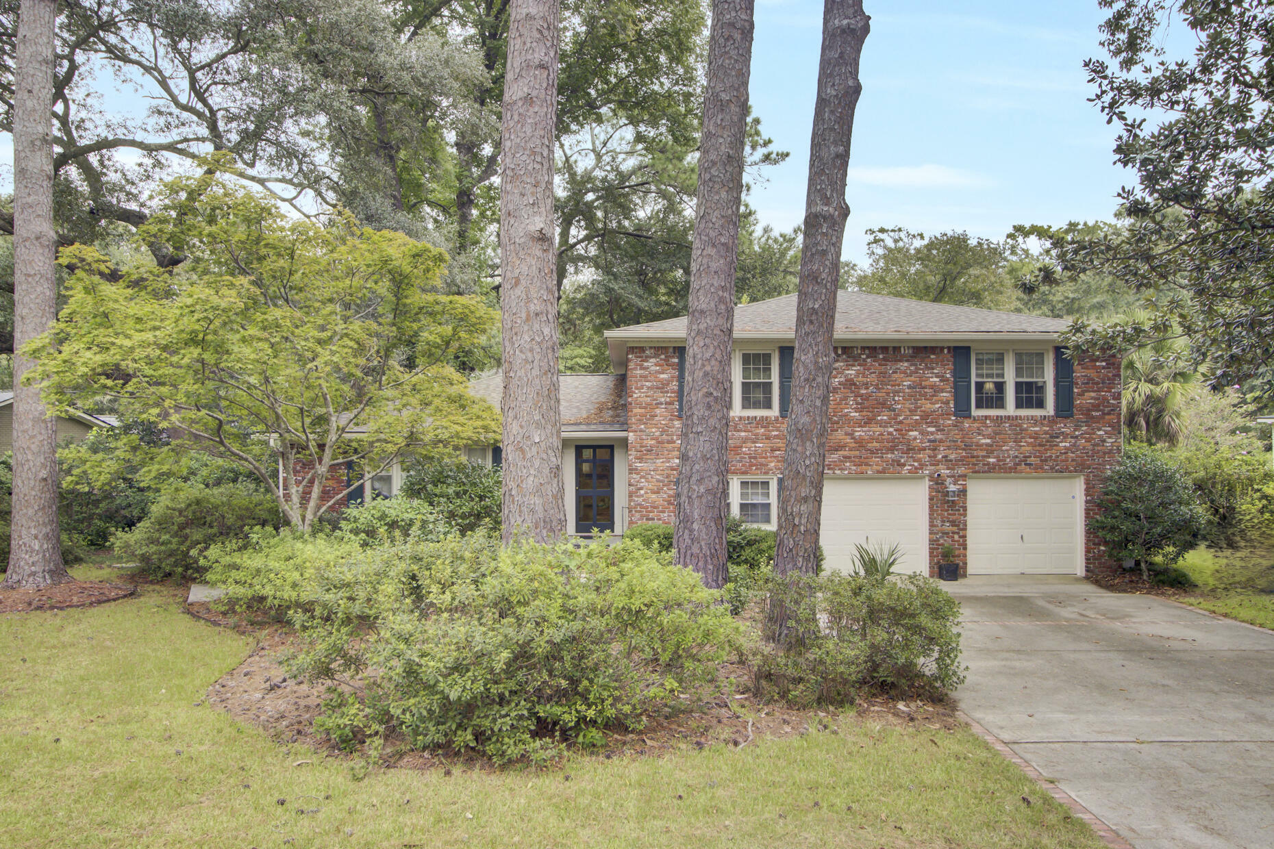 Property Photo:  1244 Winchester Drive  SC 29407 