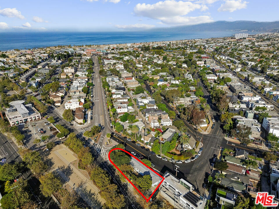 Property Photo:  577   Venice Blvd  CA 90291 