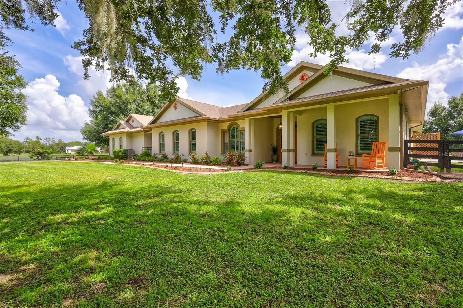 Property Photo:  30106 Saddlebag Trail  FL 34251 