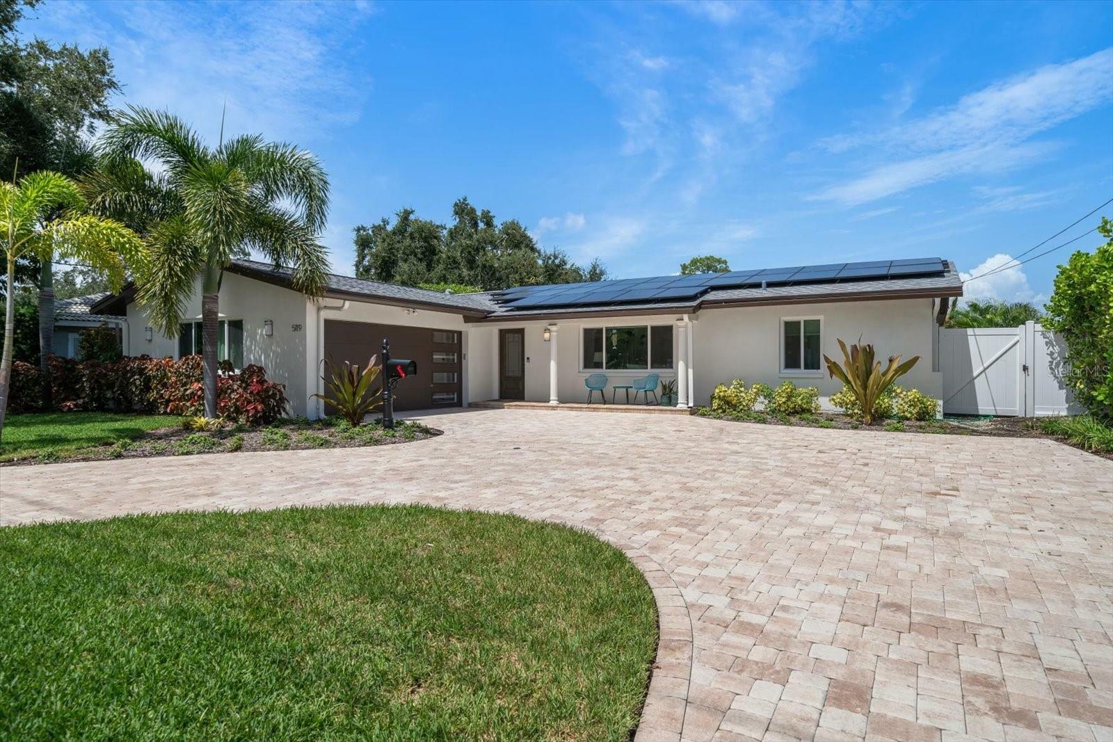 Property Photo:  5119 Venetian Boulevard NE  FL 33703 