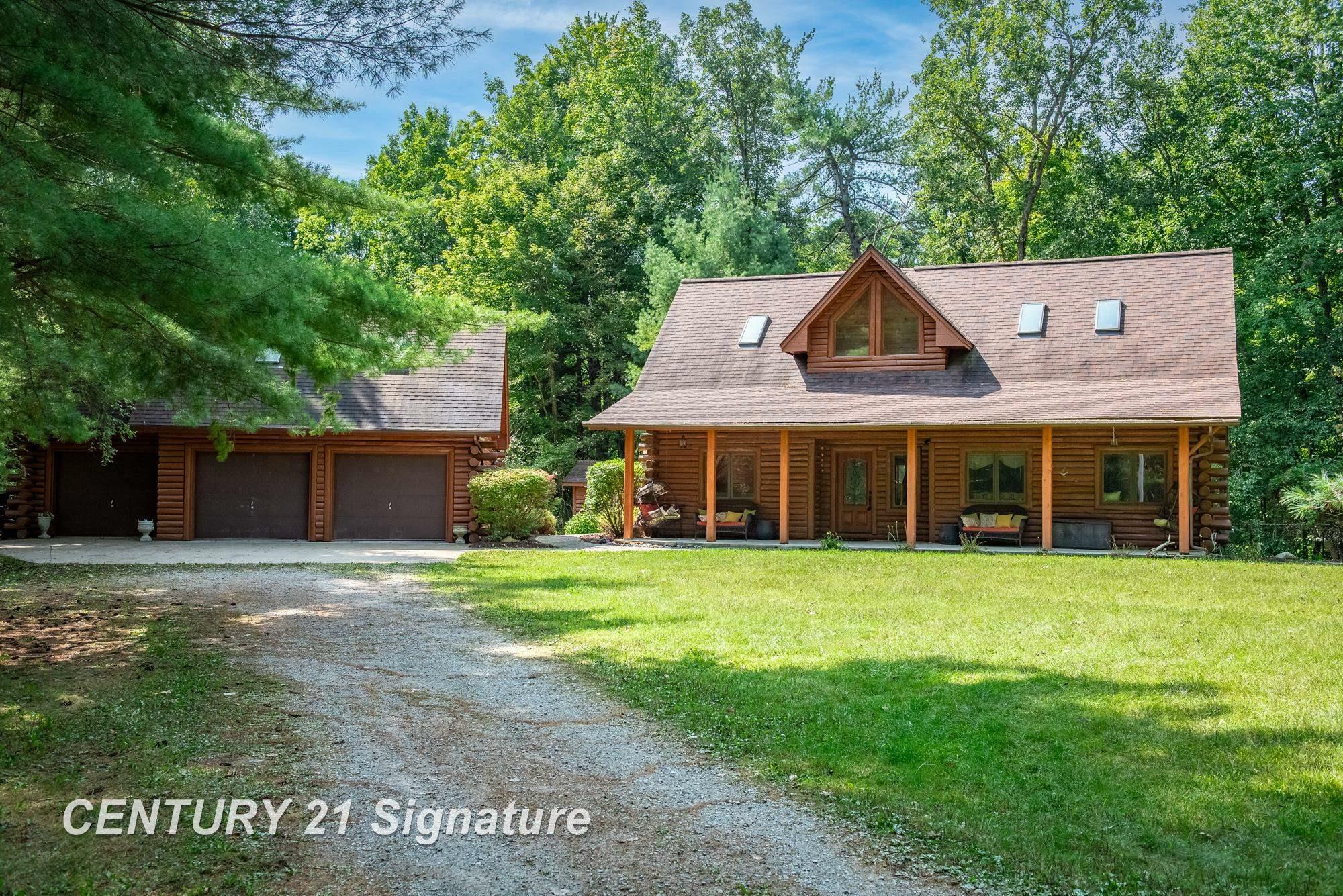 Property Photo:  6969 N M-30 Road  MI 48612 